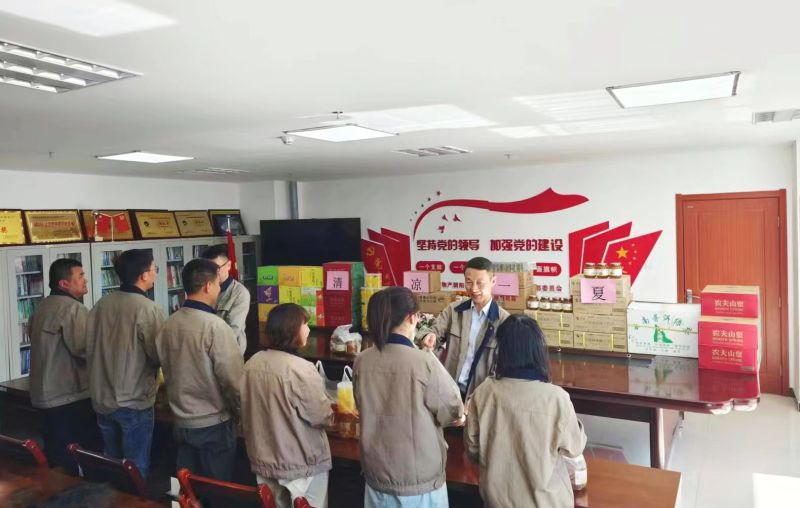 情系職工，夏送清涼&mdash;&mdash;朝物開投公司開展夏日送清涼活動